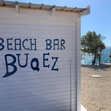 Villa Buqez 4